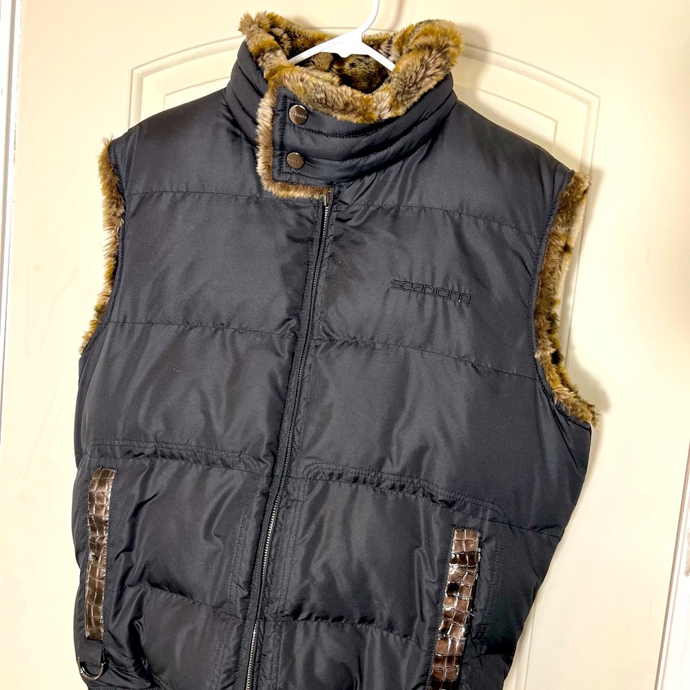 Reversible Sean John Vest Jacket w/faux animal print fur - good condition!